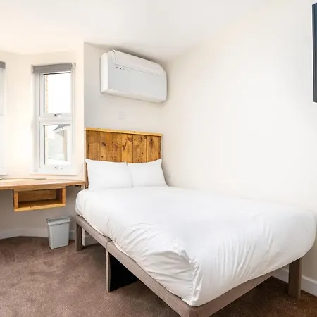 Hotel DC, Stratford-2